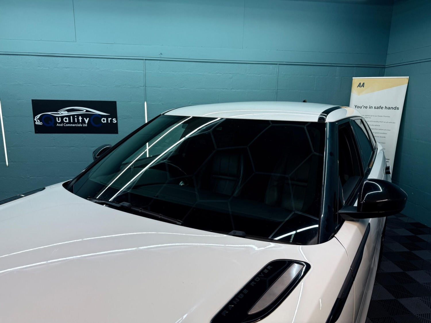 Used Land Rover Range Rover Velar 2018 for sale - 77229220: Photo 5