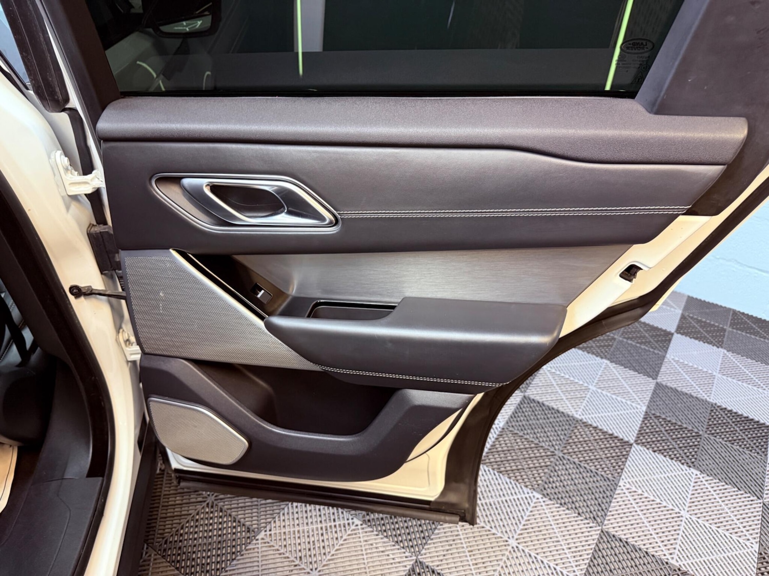 Used Land Rover Range Rover Velar 2018 for sale - 77229220: Photo 50