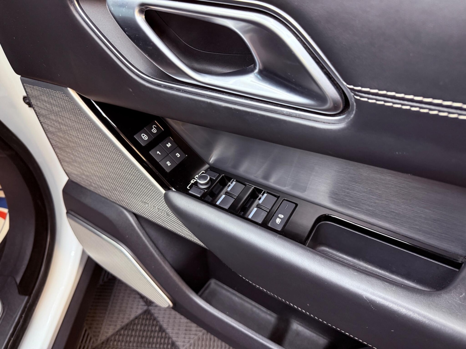 Used Land Rover Range Rover Velar 2018 for sale - 77229220: Photo 61