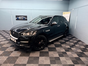 Used Jaguar F-Pace 2017 for sale - 76994884: Photo