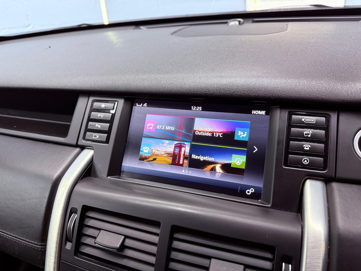 Used Land Rover Discovery Sport 2016 for sale - 76239850: Photo 17