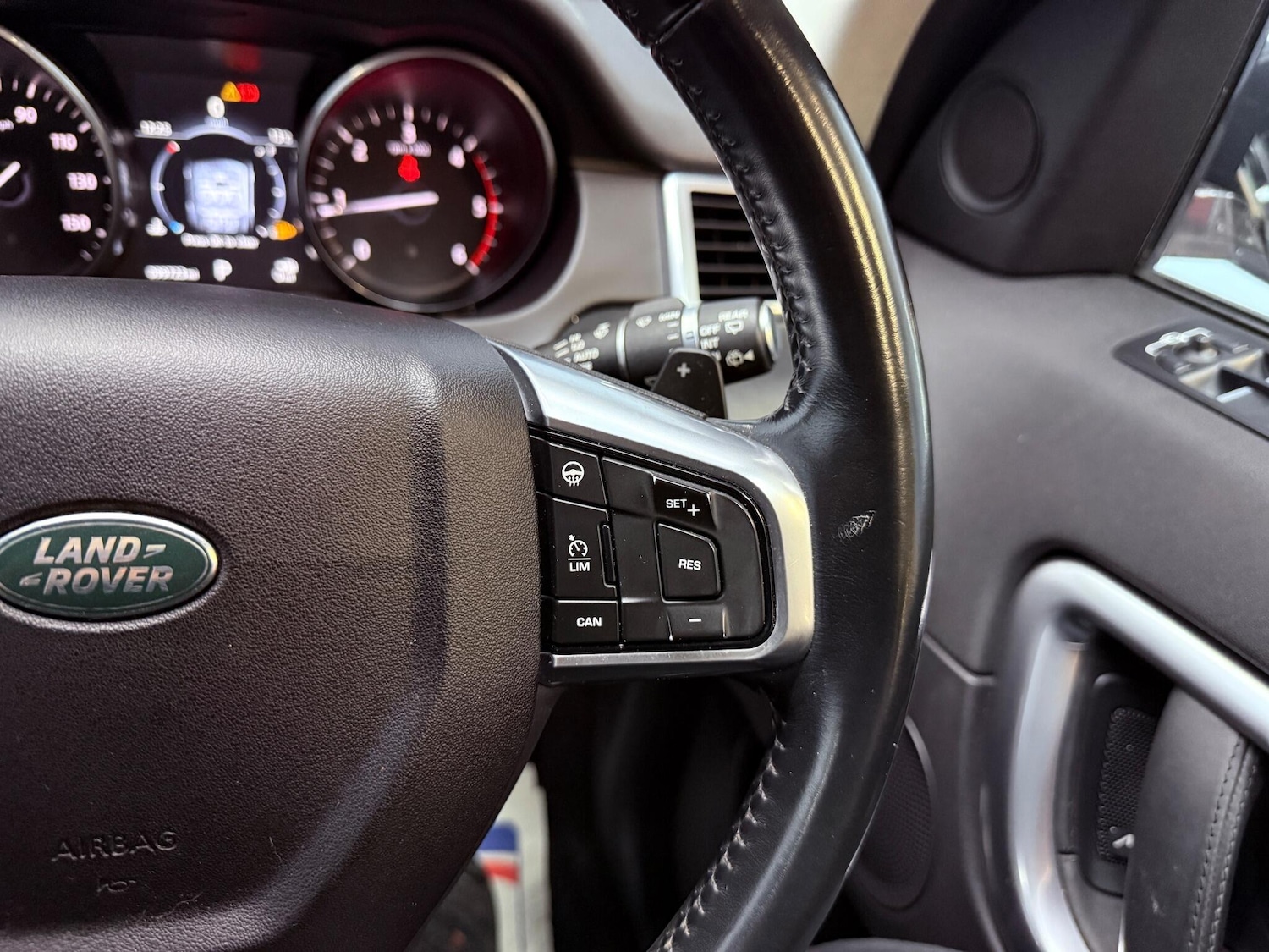 Used Land Rover Discovery Sport 2016 for sale - 76239850: Photo 22