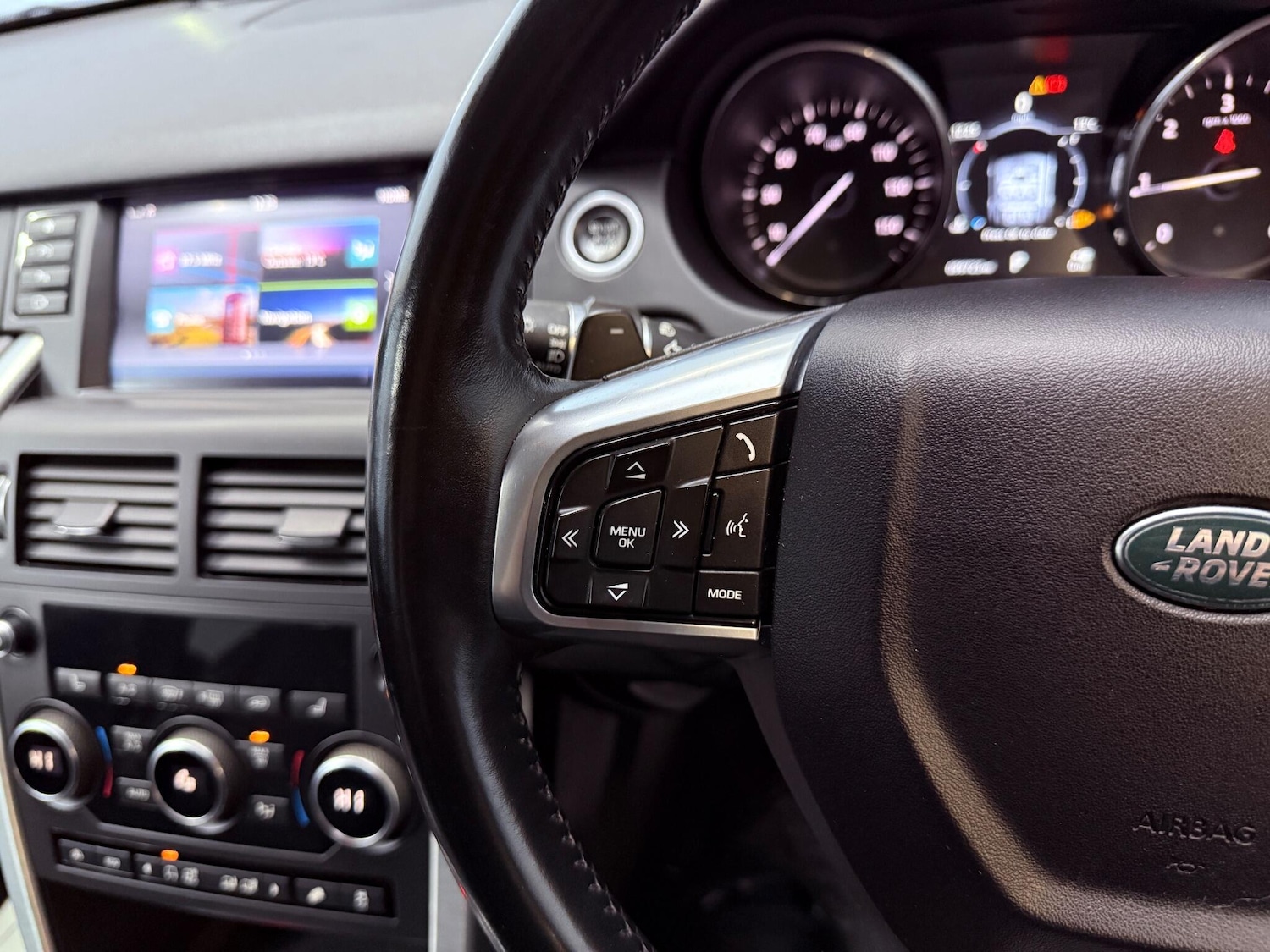 Used Land Rover Discovery Sport 2016 for sale - 76239850: Photo 23