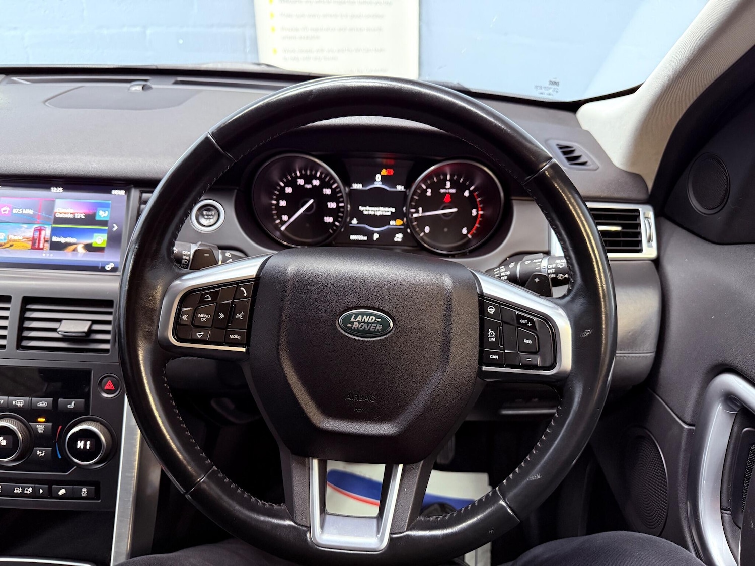 Used Land Rover Discovery Sport 2016 for sale - 76239850: Photo 24