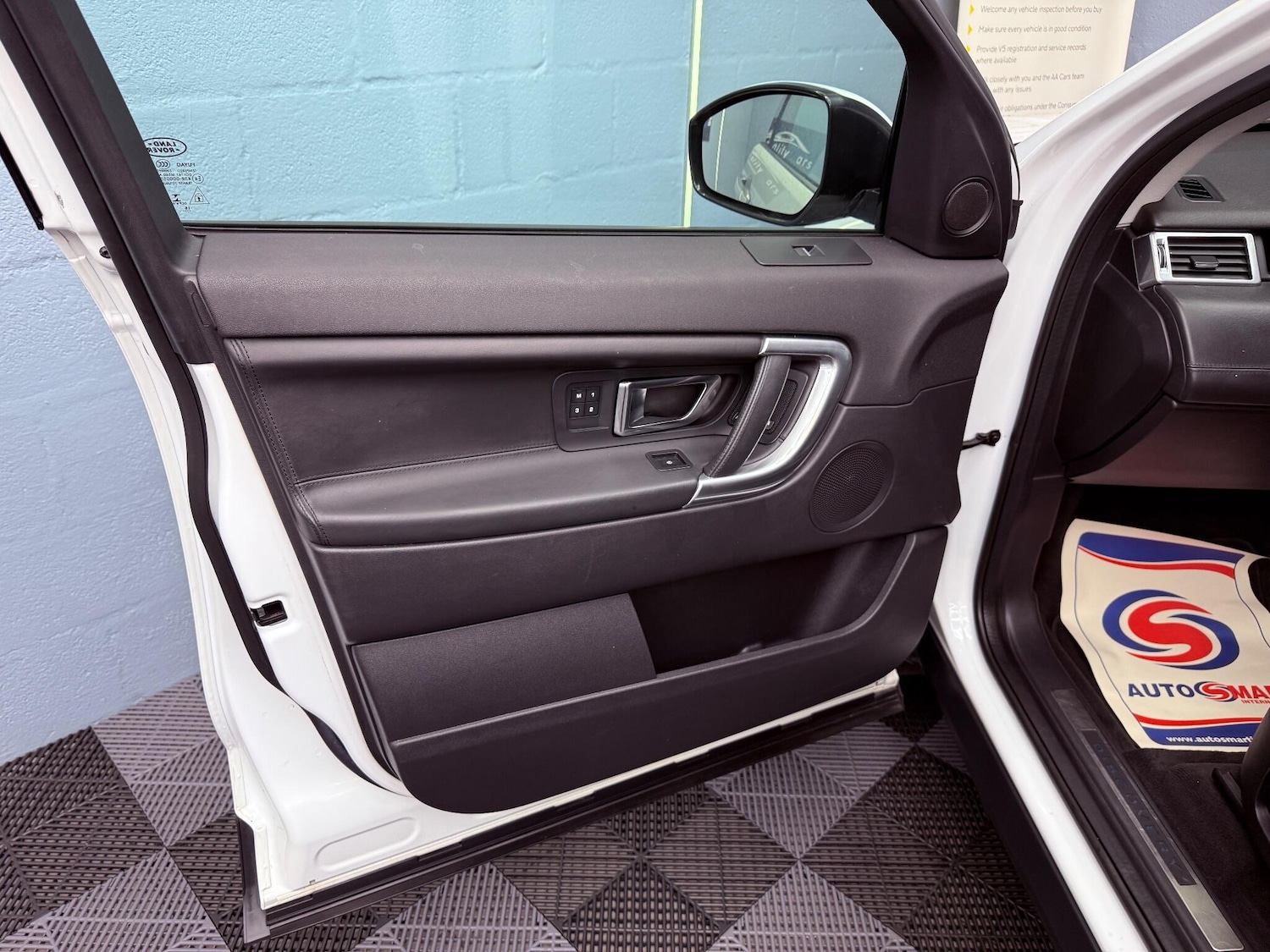 Used Land Rover Discovery Sport 2016 for sale - 76239850: Photo 29