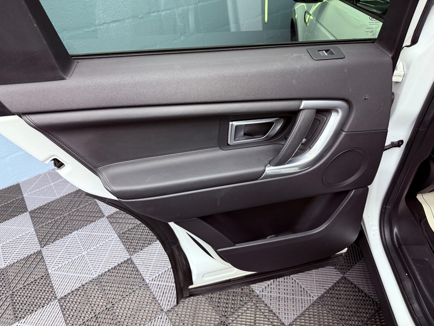 Used Land Rover Discovery Sport 2016 for sale - 76239850: Photo 36