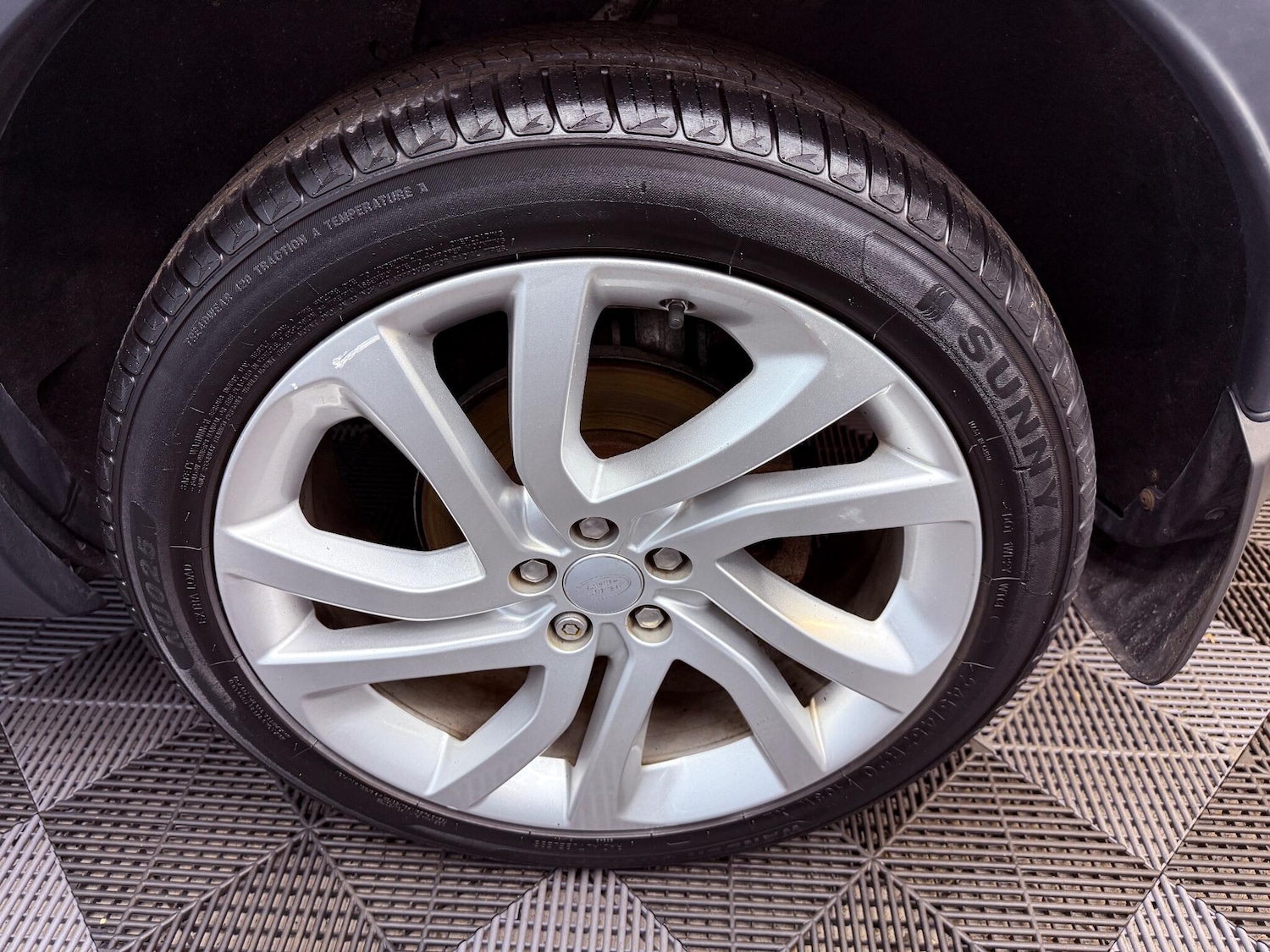 Used Land Rover Discovery Sport 2016 for sale - 76239850: Photo 39