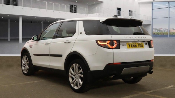 Used Land Rover Discovery Sport 2016 for sale - 76239850: Photo 3