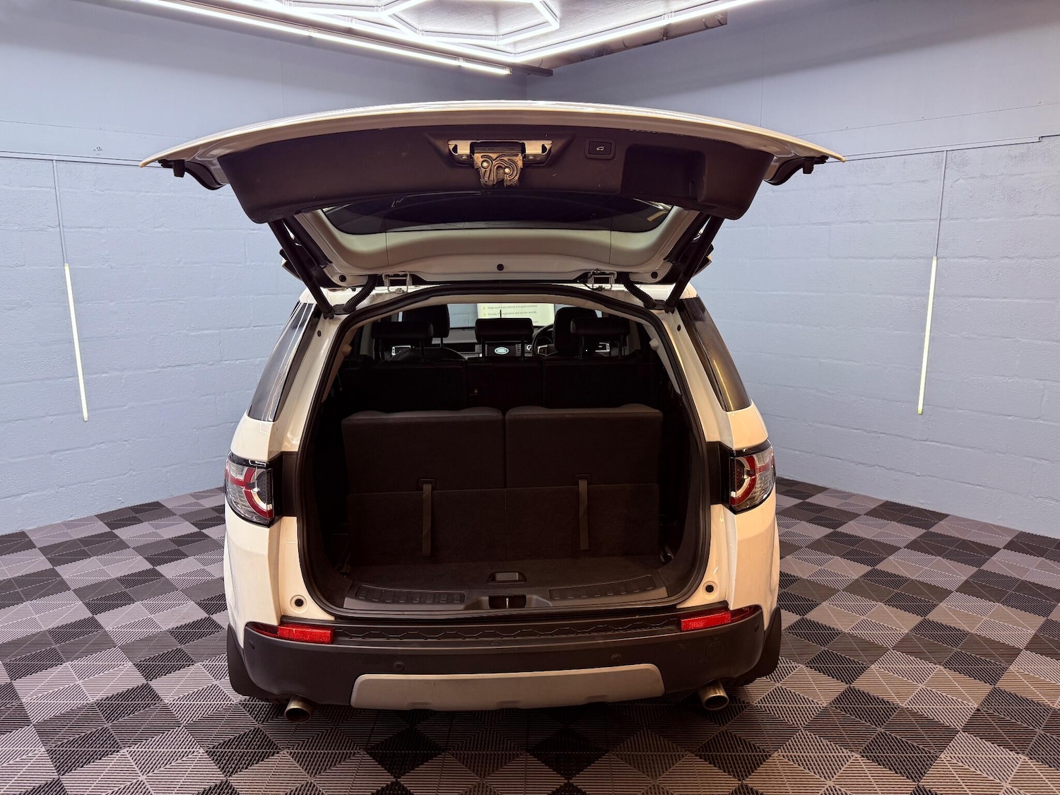 Used Land Rover Discovery Sport 2016 for sale - 76239850: Photo 43