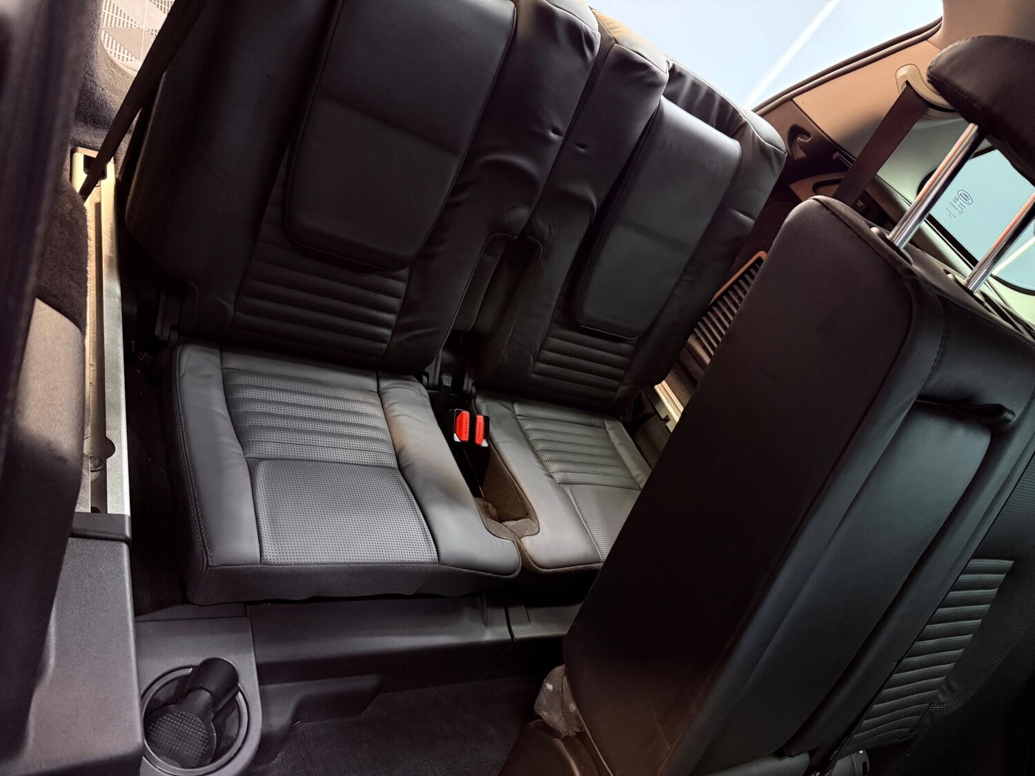 Used Land Rover Discovery Sport 2016 for sale - 76239850: Photo 45