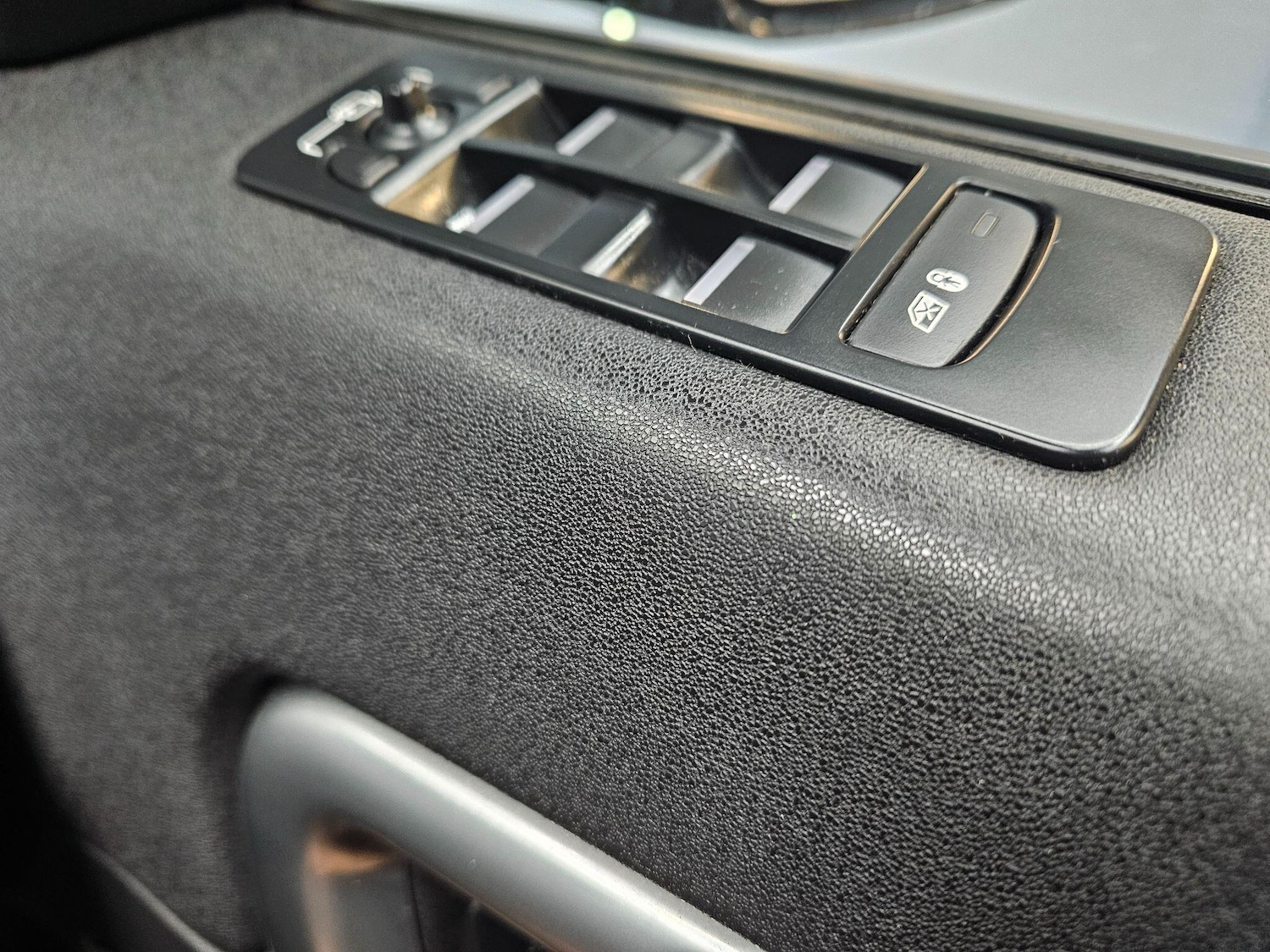 Used Land Rover Discovery Sport 2017 for sale - 75927584: Photo 23