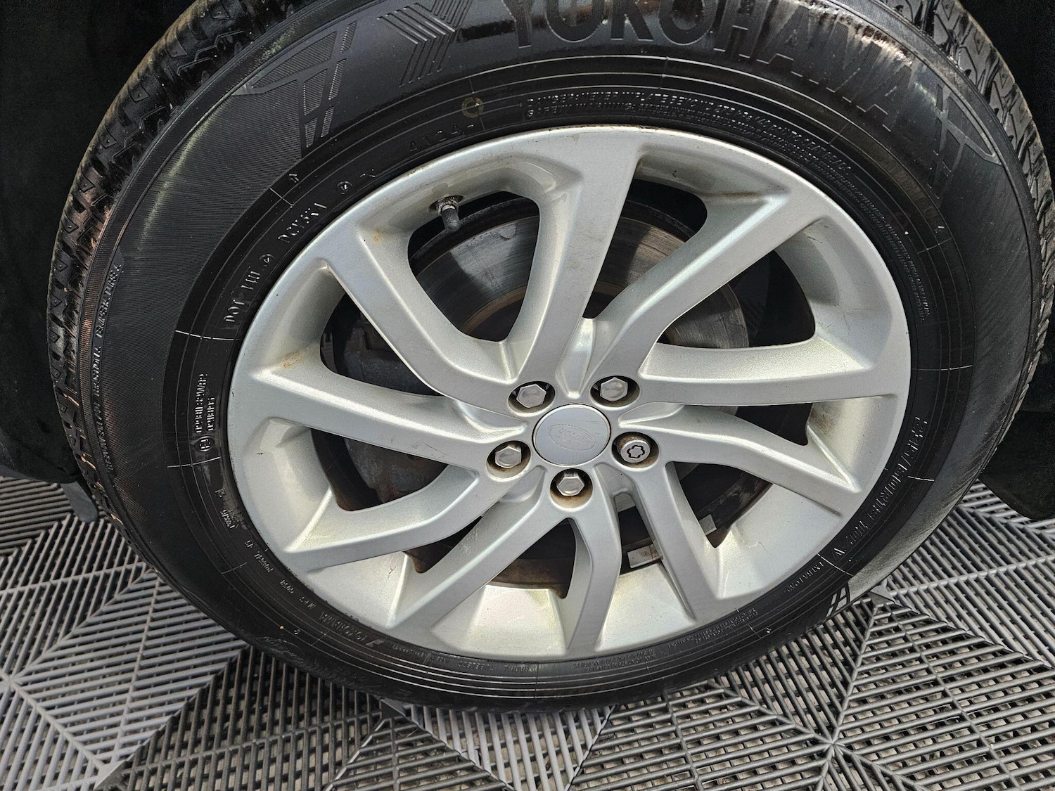 Used Land Rover Discovery Sport 2017 for sale - 75927584: Photo 24