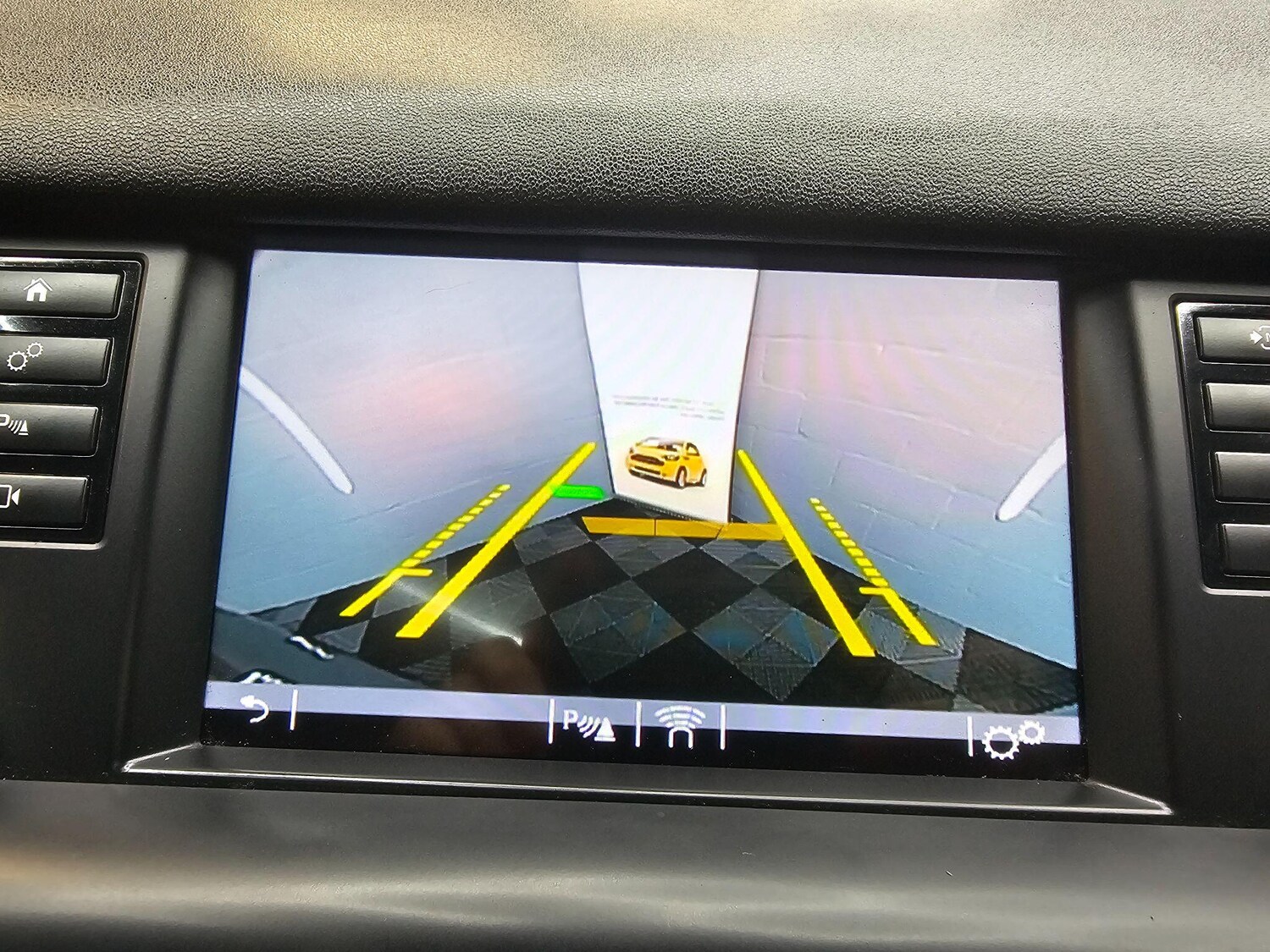 Used Land Rover Discovery Sport 2017 for sale - 75927584: Photo 28