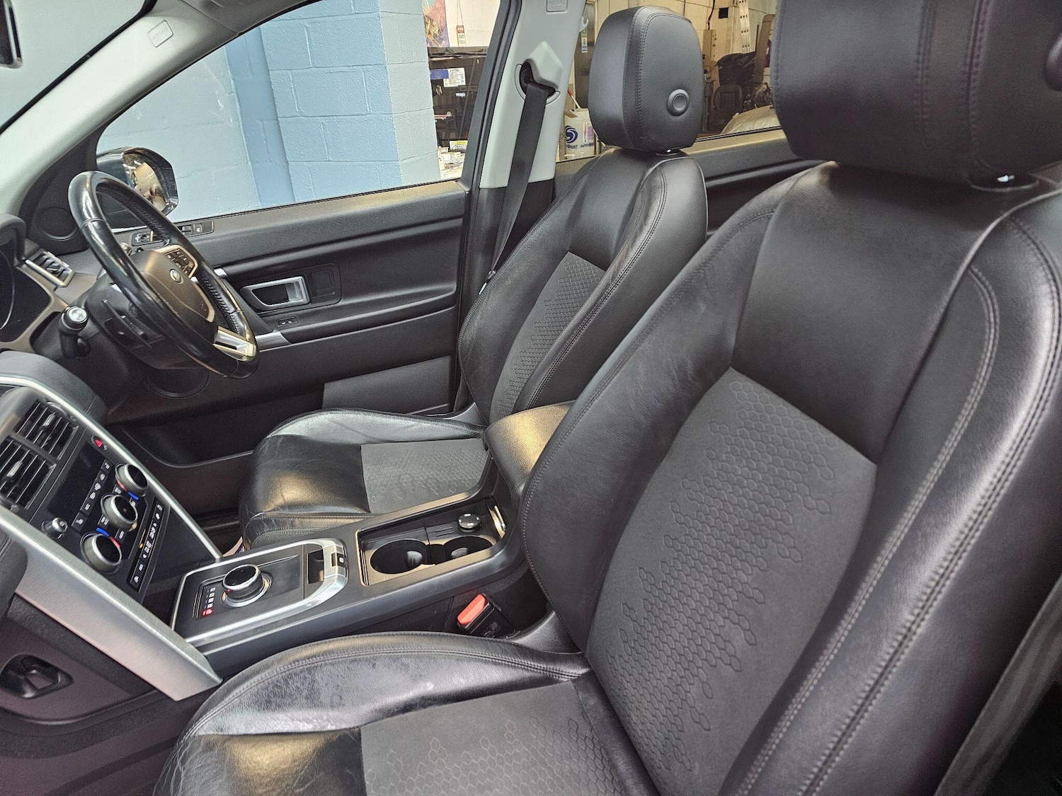 Used Land Rover Discovery Sport 2017 for sale - 75927584: Photo 36