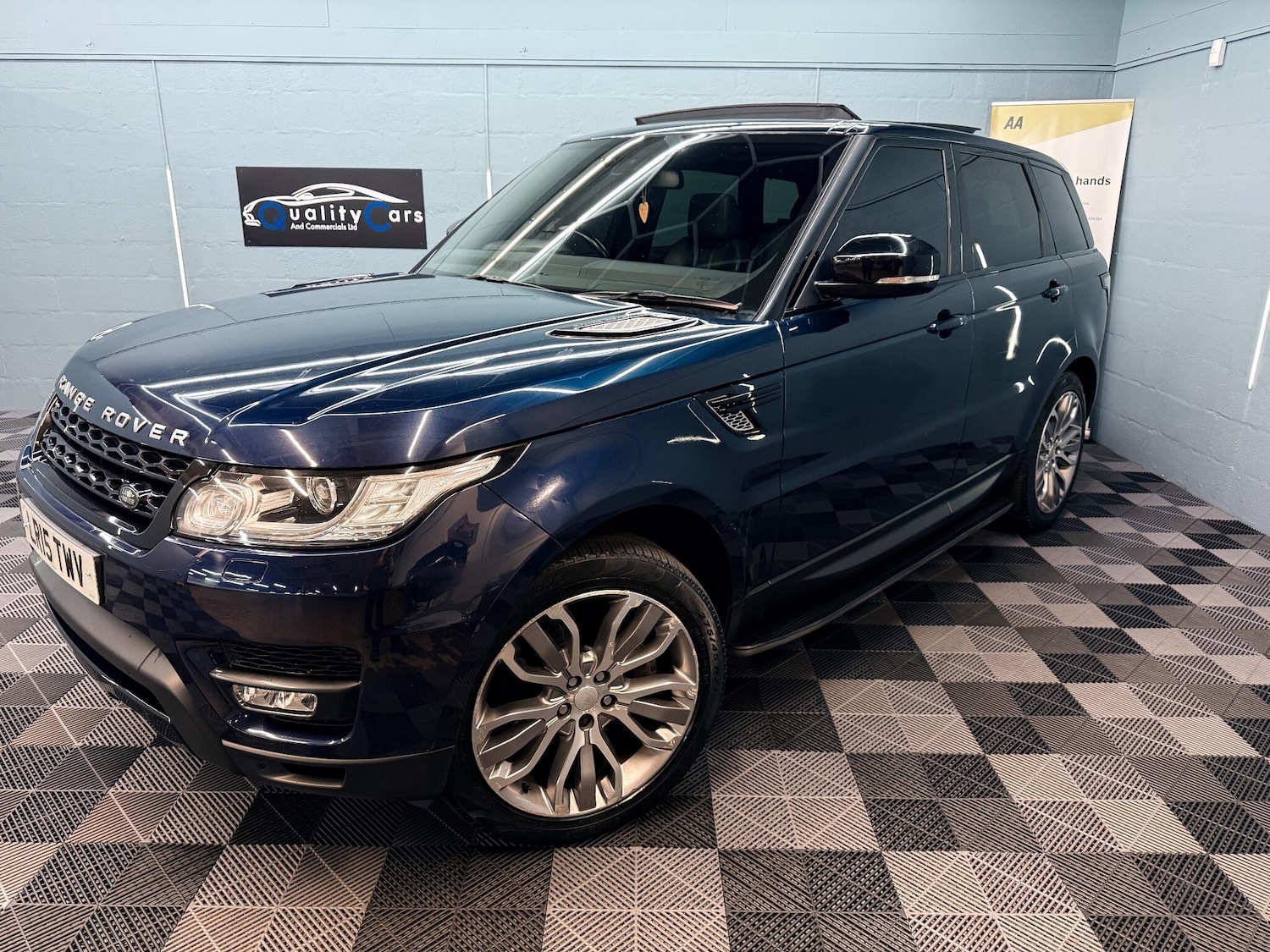 Used Land Rover Range Rover Sport 2015 for sale - 76765490: Photo 1