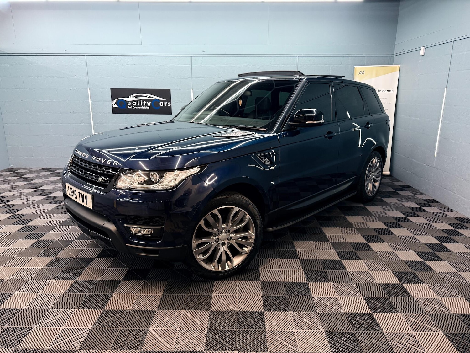 Used Land Rover Range Rover Sport 2015 for sale - 76765490: Photo 2