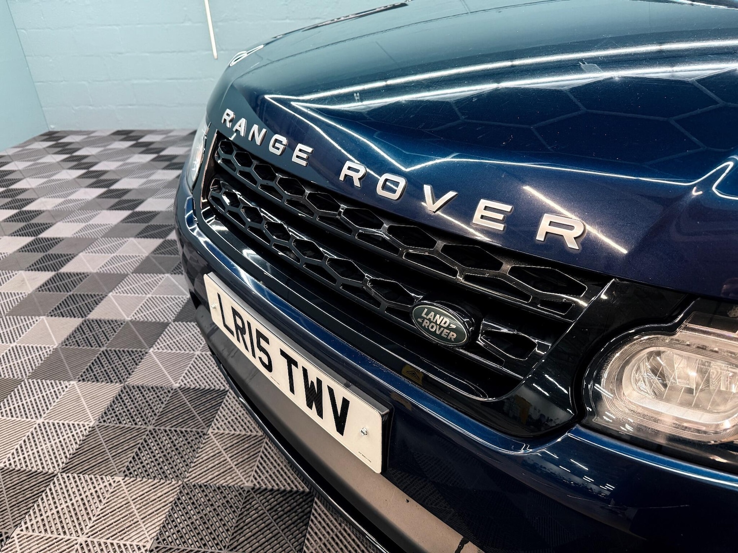 Used Land Rover Range Rover Sport 2015 for sale - 76765490: Photo 3