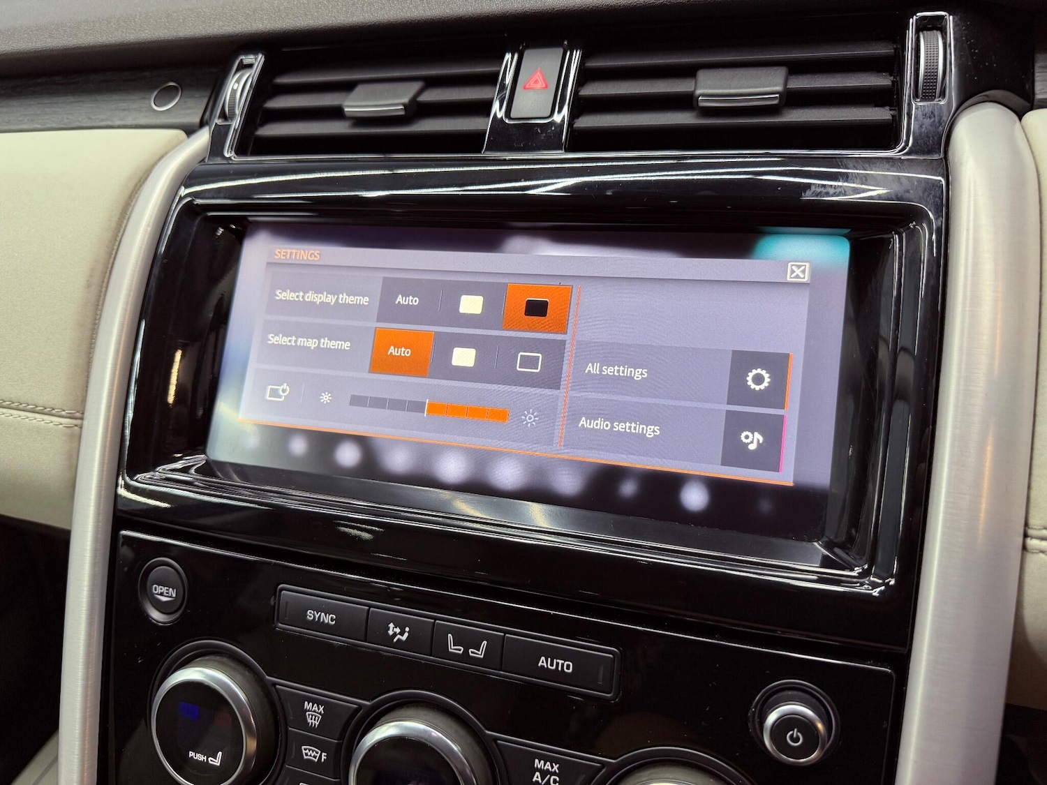 Used Land Rover Discovery 2017 for sale - 76975806: Photo 13