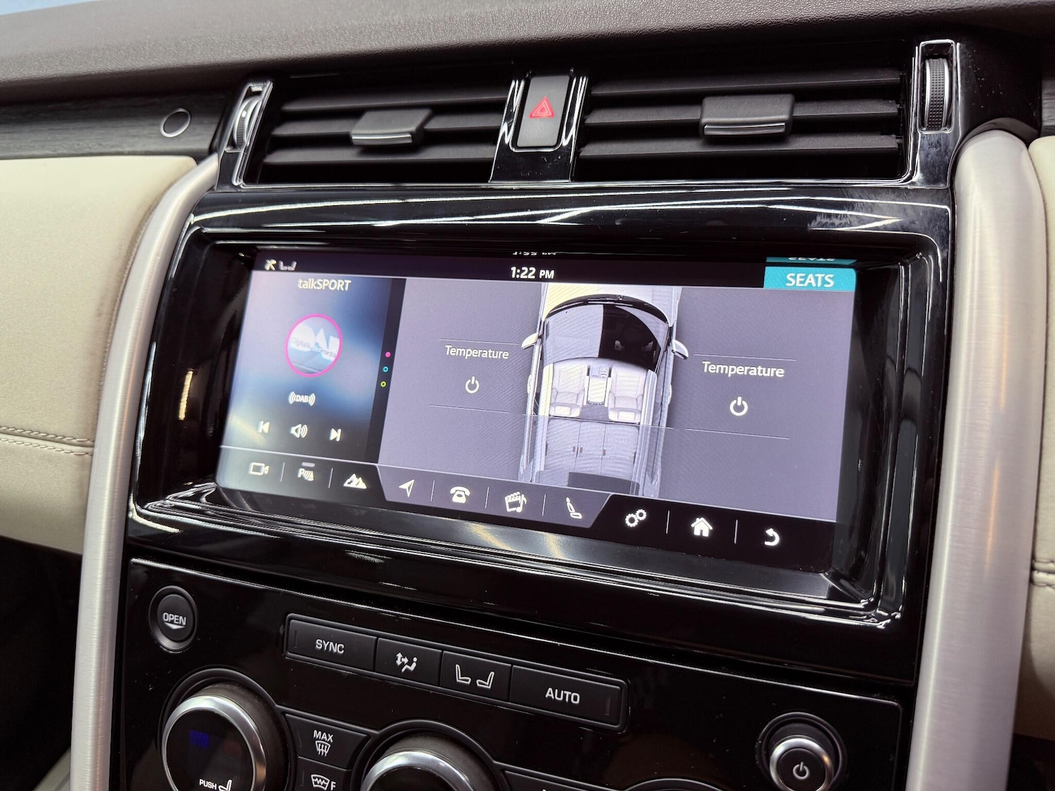 Used Land Rover Discovery 2017 for sale - 76975806: Photo 14