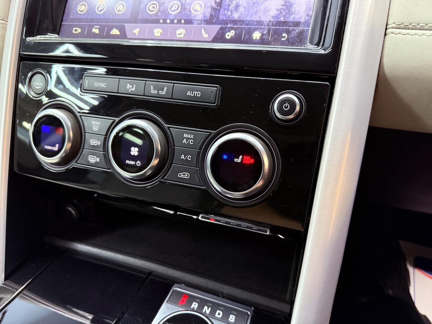 Used Land Rover Discovery 2017 for sale - 76975806: Photo 18