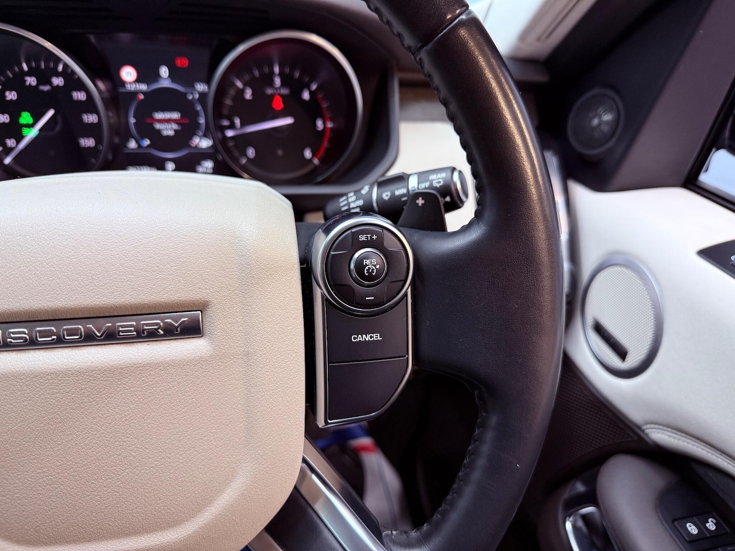 Used Land Rover Discovery 2017 for sale - 76975806: Photo 28