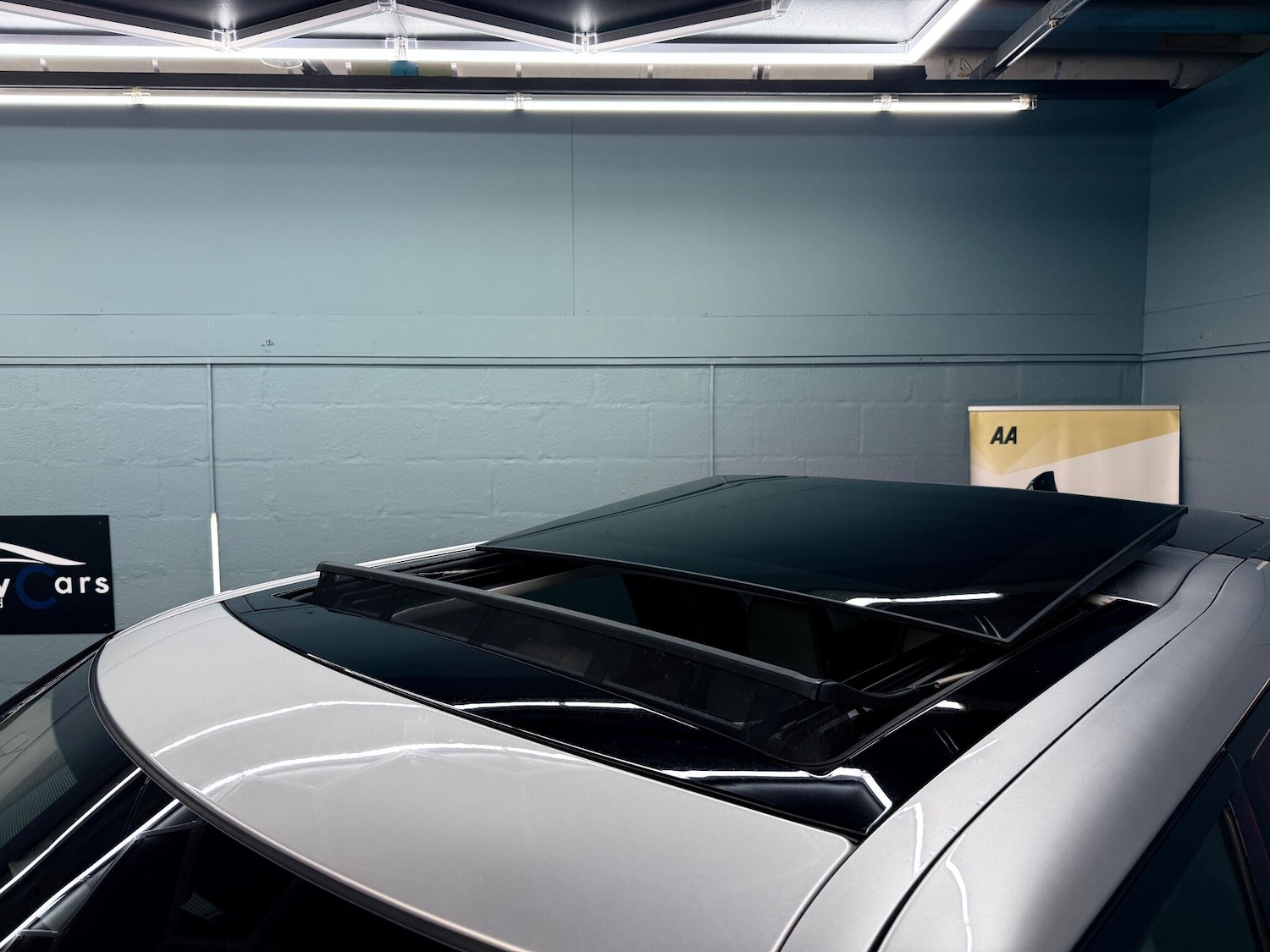 Used Land Rover Discovery 2017 for sale - 76975806: Photo 3