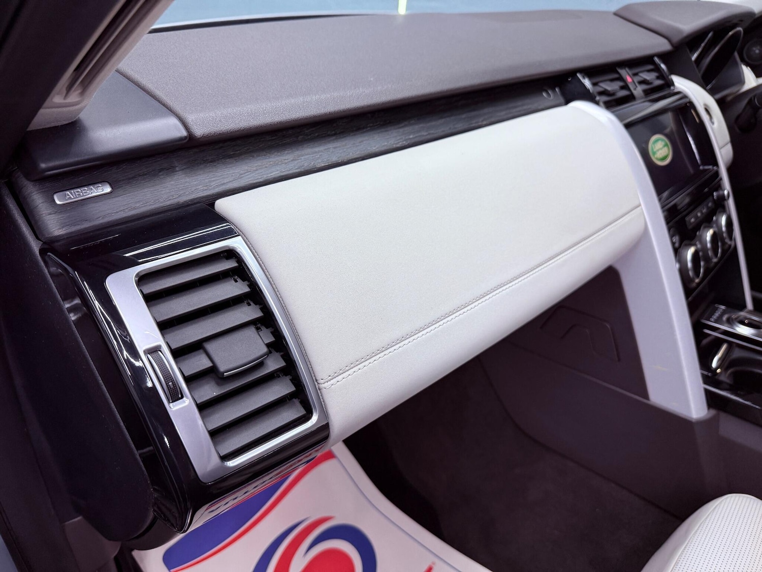 Used Land Rover Discovery 2017 for sale - 76975806: Photo 41