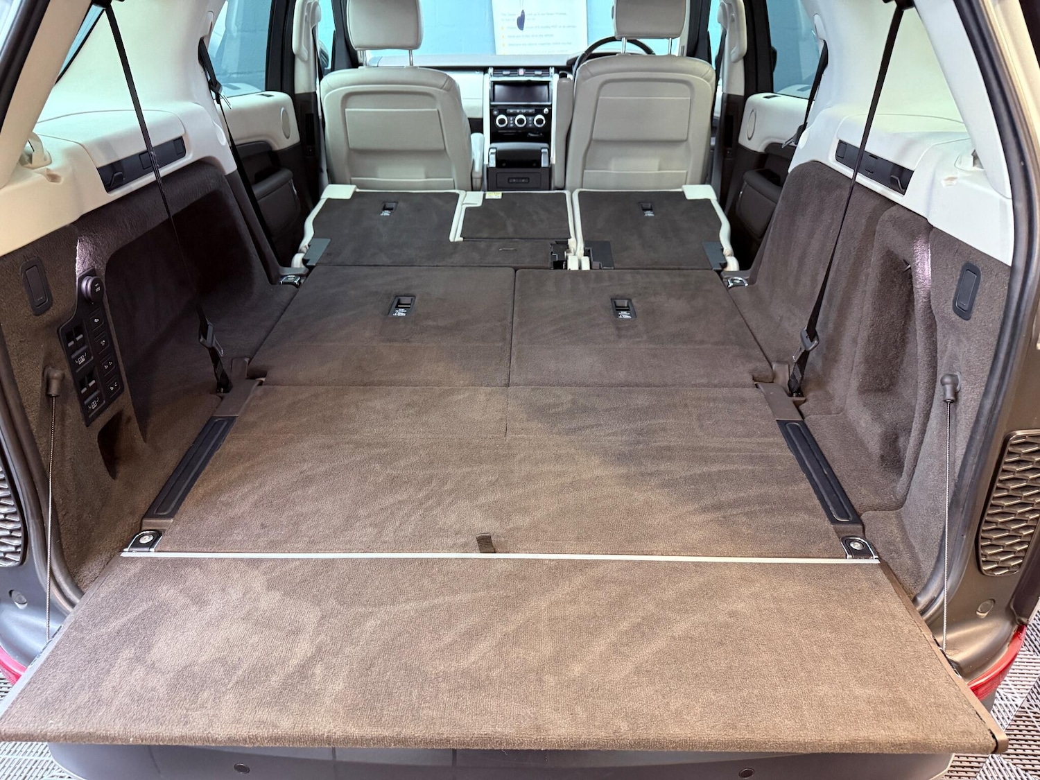 Used Land Rover Discovery 2017 for sale - 76975806: Photo 50