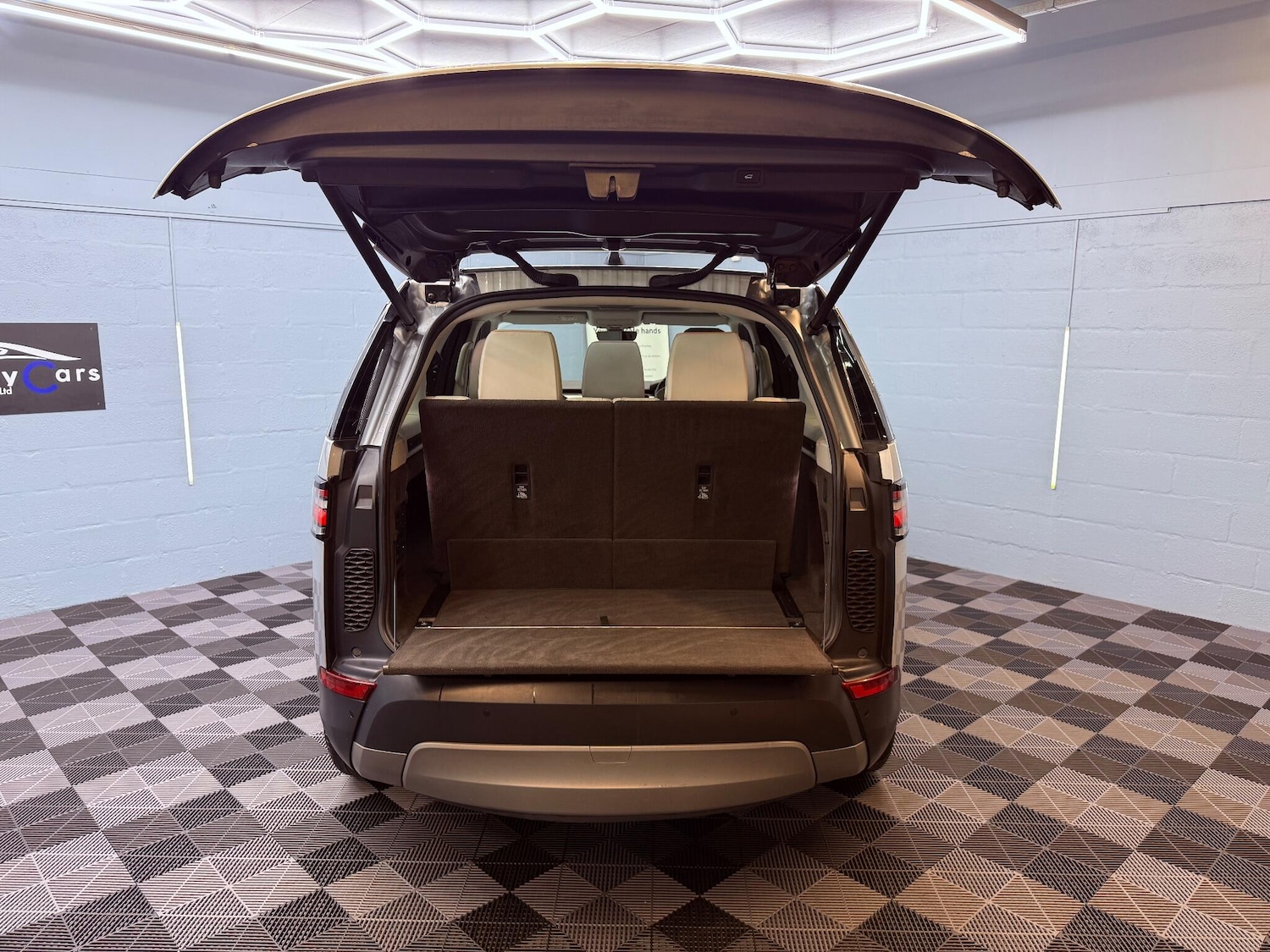 Used Land Rover Discovery 2017 for sale - 76975806: Photo 55