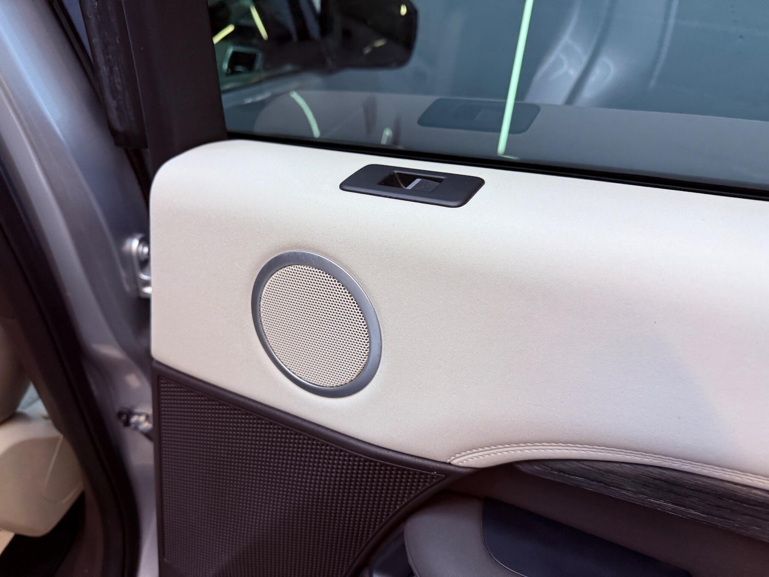 Used Land Rover Discovery 2017 for sale - 76975806: Photo 63