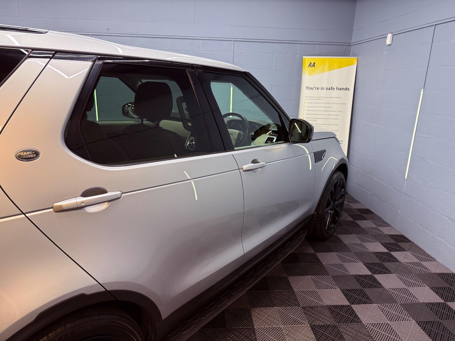 Used Land Rover Discovery 2017 for sale - 76975806: Photo 72