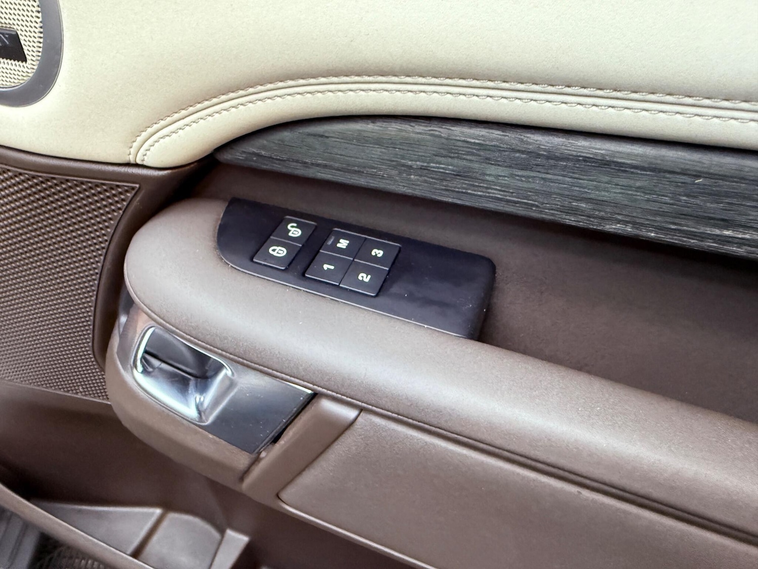 Used Land Rover Discovery 2017 for sale - 76975806: Photo 75