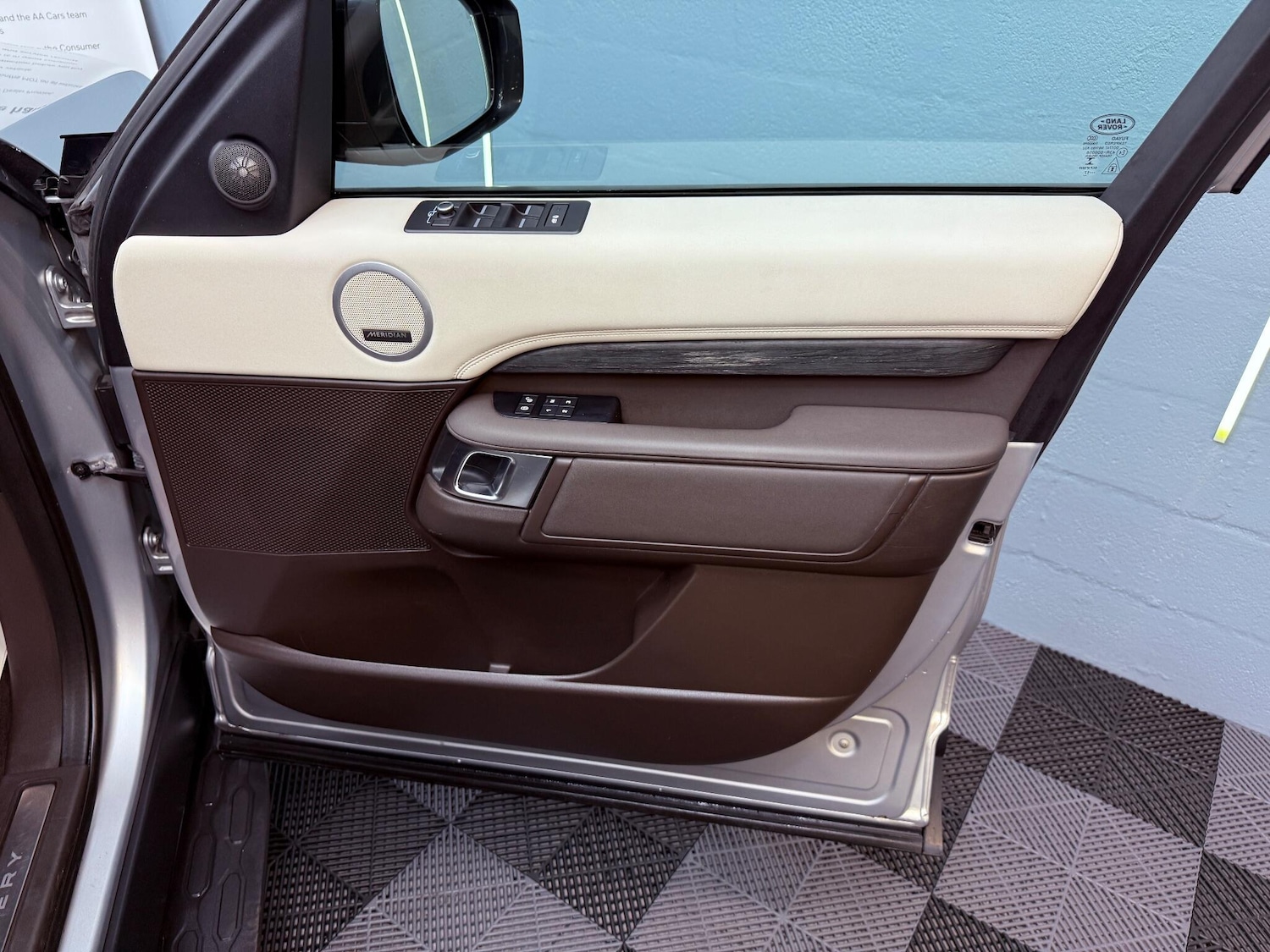 Used Land Rover Discovery 2017 for sale - 76975806: Photo 78