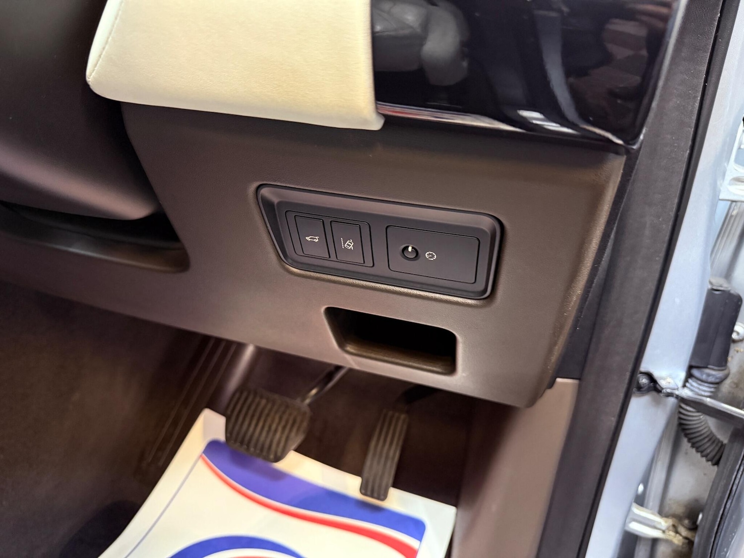 Used Land Rover Discovery 2017 for sale - 76975806: Photo 79