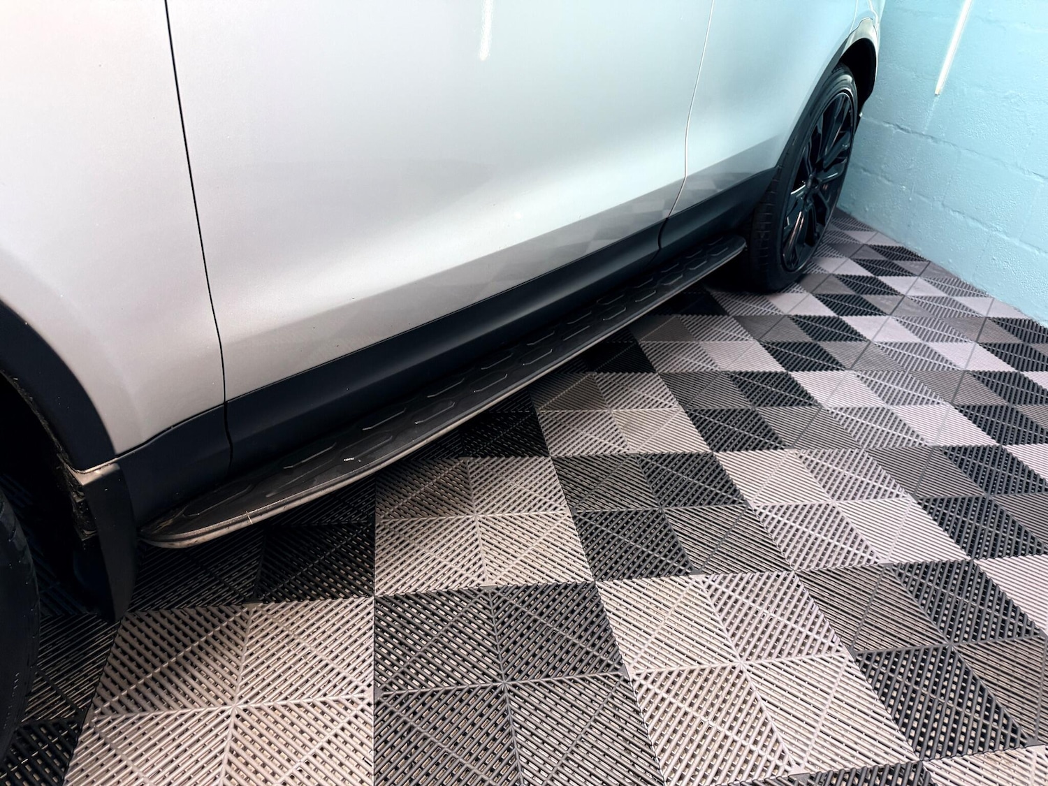 Used Land Rover Discovery 2017 for sale - 76975806: Photo 8