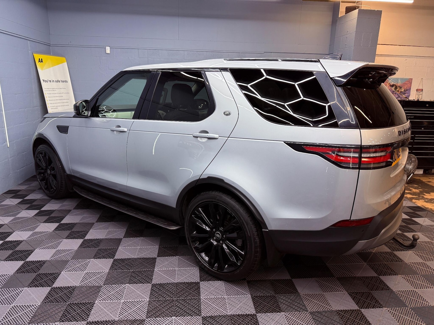 Used Land Rover Discovery 2017 for sale - 76975806: Photo 87