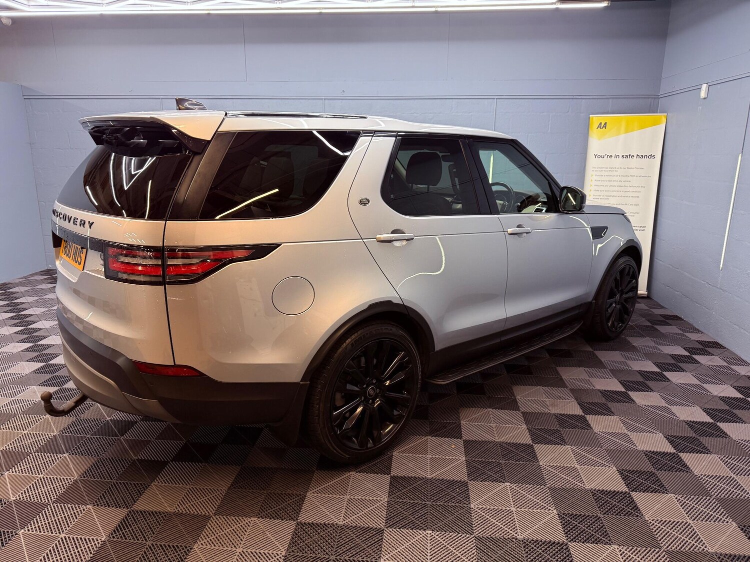 Used Land Rover Discovery 2017 for sale - 76975806: Photo 88