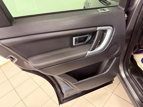 Used Land Rover Discovery Sport 2018 for sale - 76327209: Photo 32