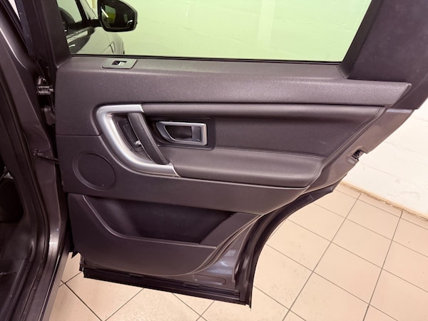 Used Land Rover Discovery Sport 2018 for sale - 76327209: Photo 34