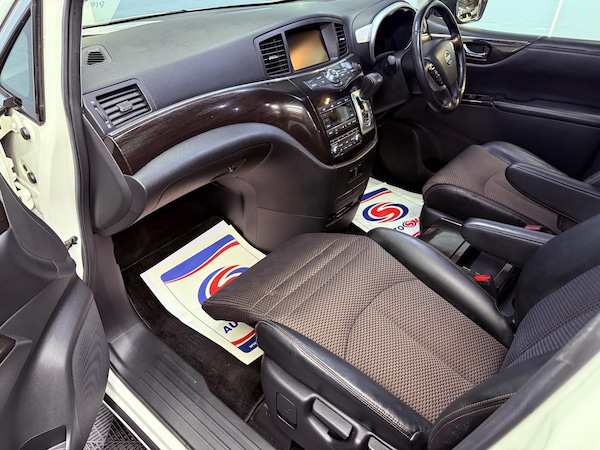 Used Nissan Elgrand 2023 for sale - 76059947: Photo 25