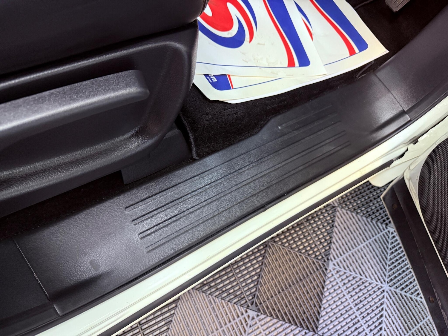 Used Nissan Elgrand 2023 for sale - 76059947: Photo 38