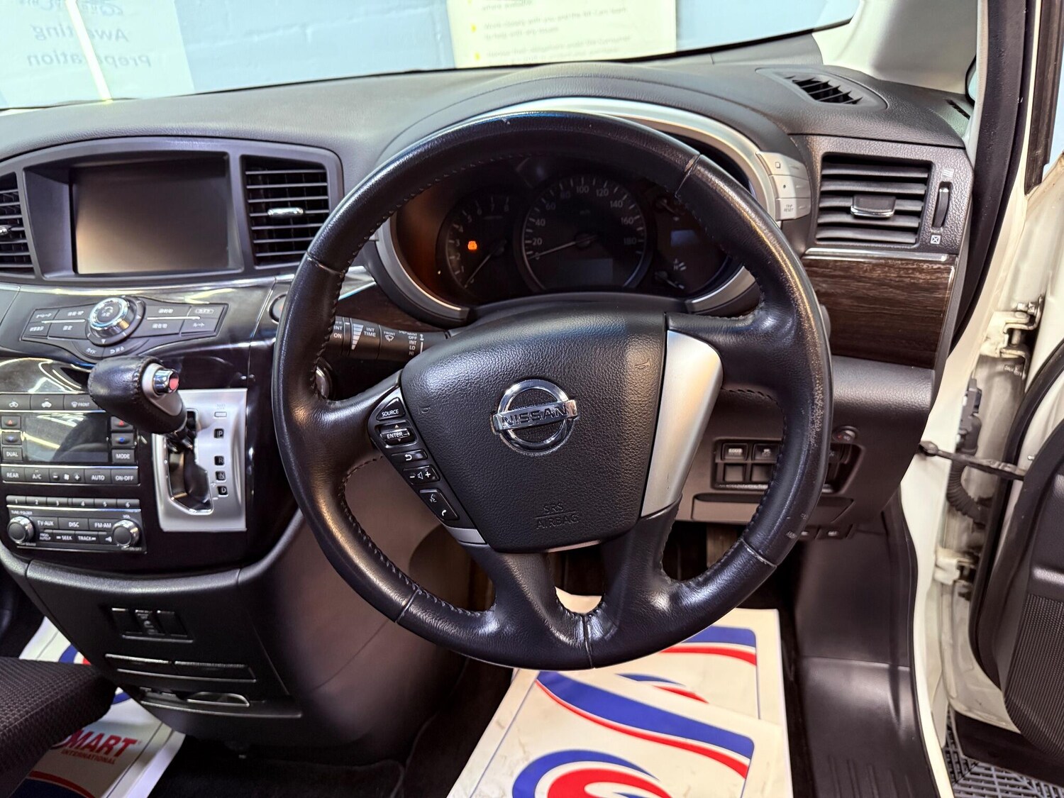 Used Nissan Elgrand 2023 for sale - 76059947: Photo 41