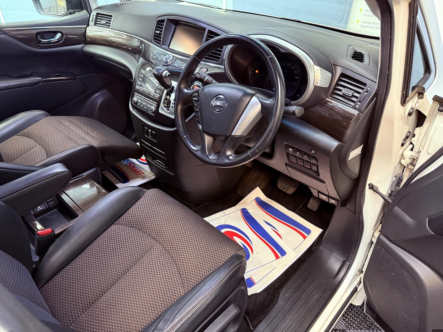 Used Nissan Elgrand 2023 for sale - 76059947: Photo 42