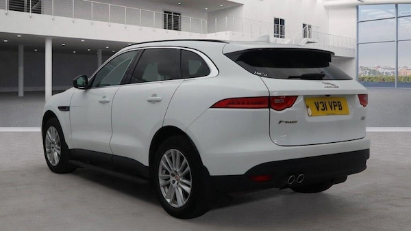 Used Jaguar F-Pace 2017 for sale - 76226295: Photo 3