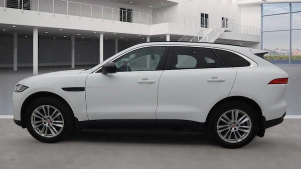 Used Jaguar F-Pace 2017 for sale - 76226295: Photo 4