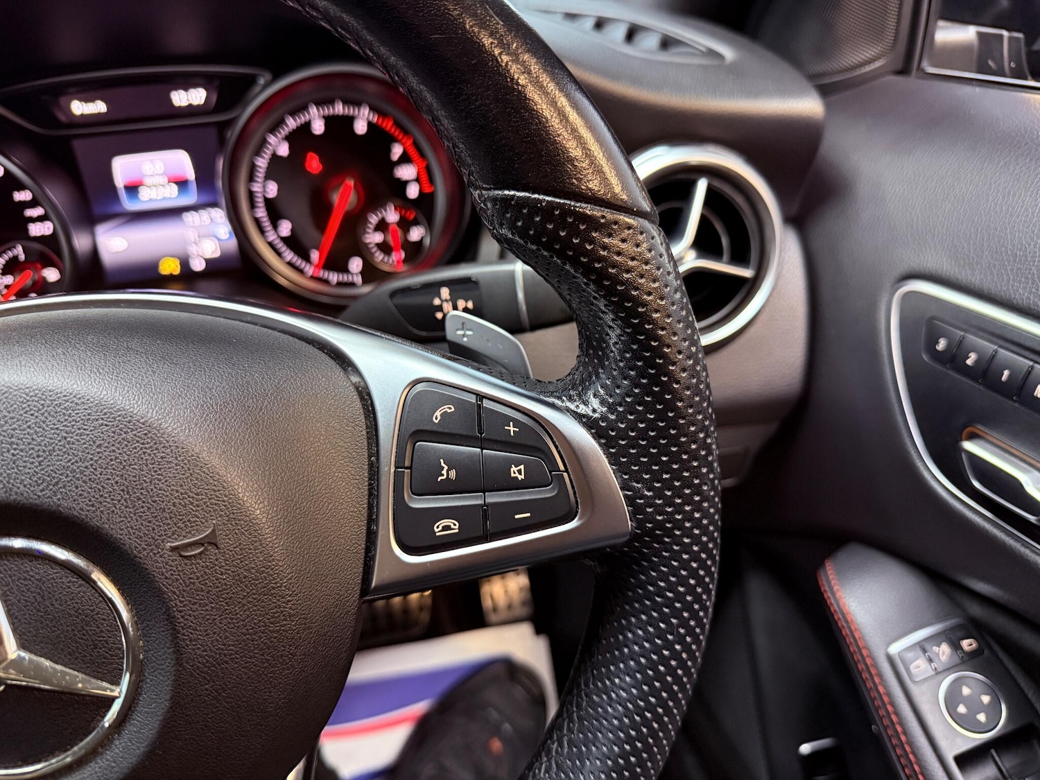 Used Mercedes-Benz GLA 2018 for sale - 76780640: Photo 29