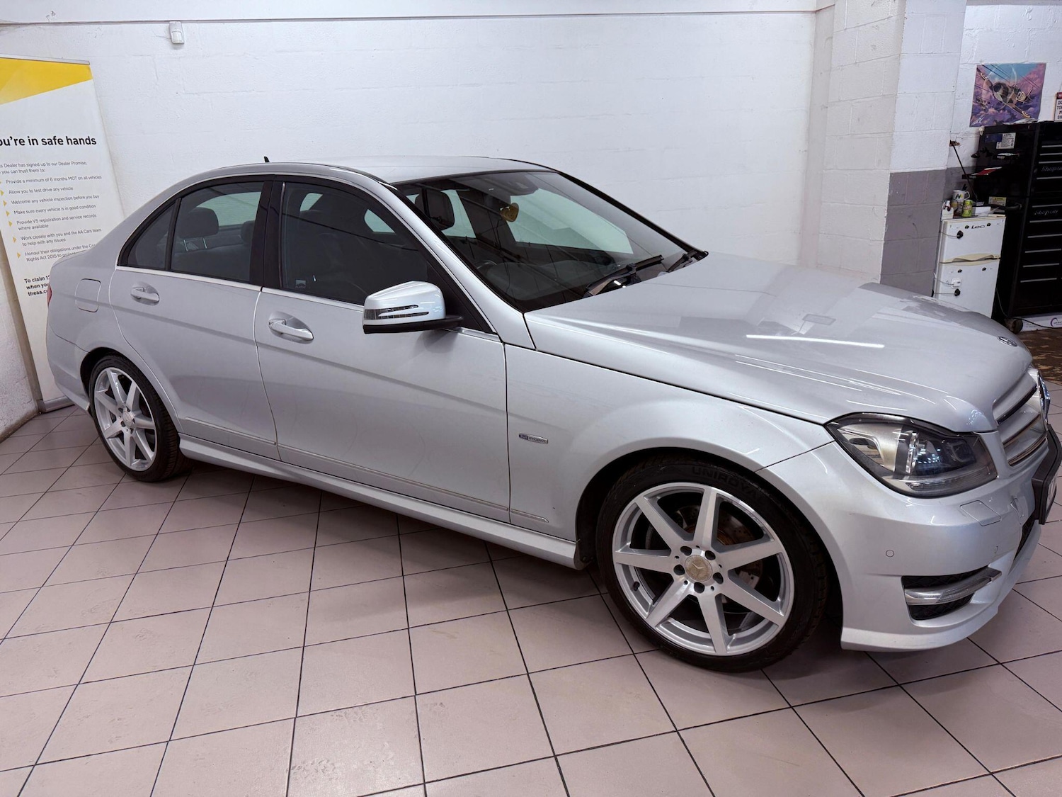 Used Mercedes-Benz C Class 2012 for sale - 76990690: Photo 2