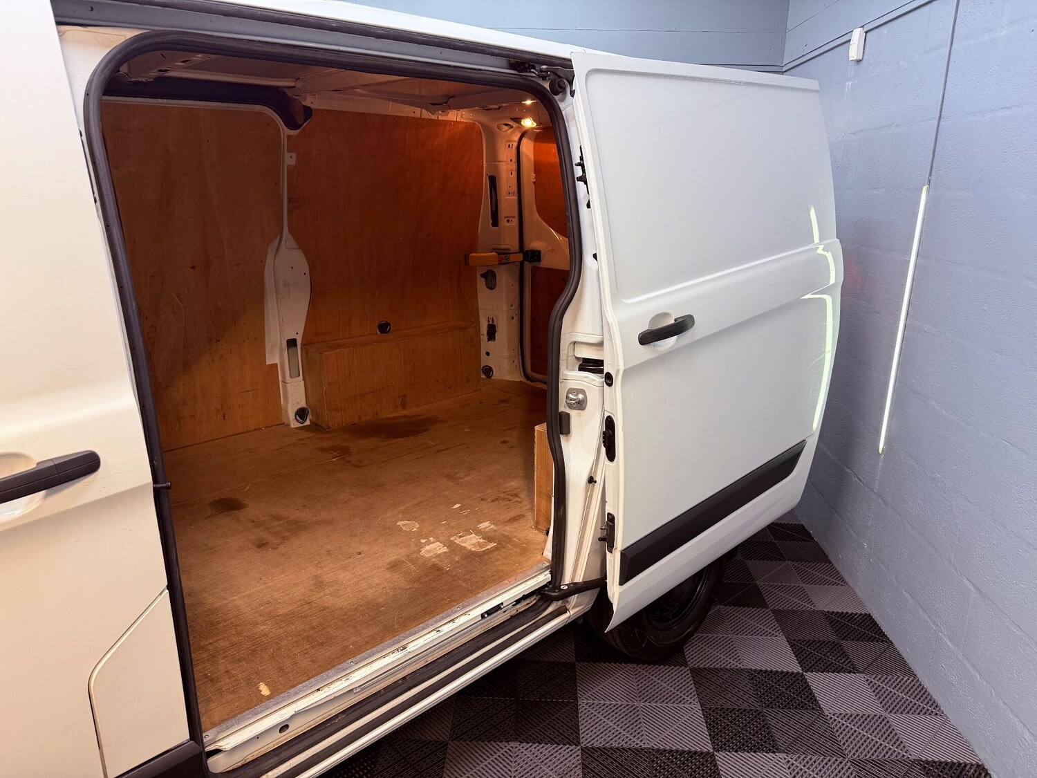 Used Ford Transit Custom 2020 for sale - 76060608: Photo 4