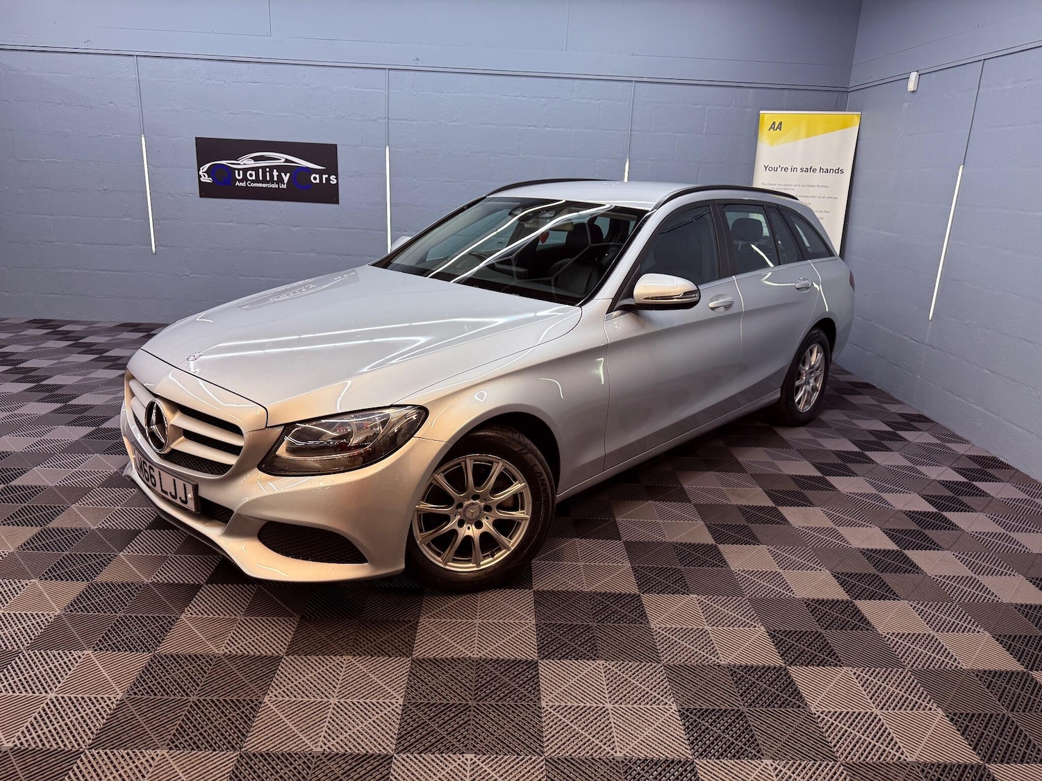Used Mercedes-Benz C Class 2016 for sale - 76671217: Photo 2