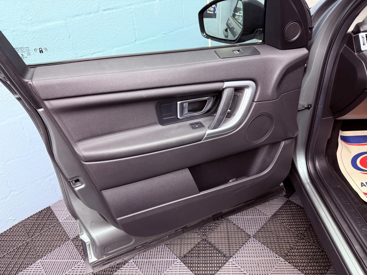 Used Land Rover Discovery Sport 2018 for sale - 77331997: Photo 28